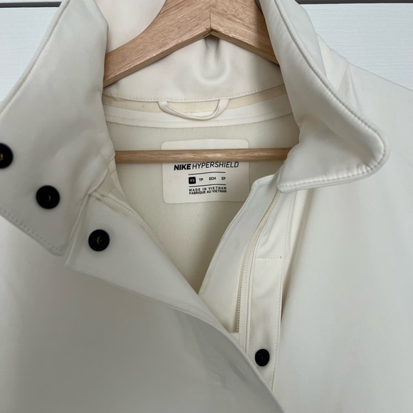 Nike Hypershield Jacket - Picture 2 of 2